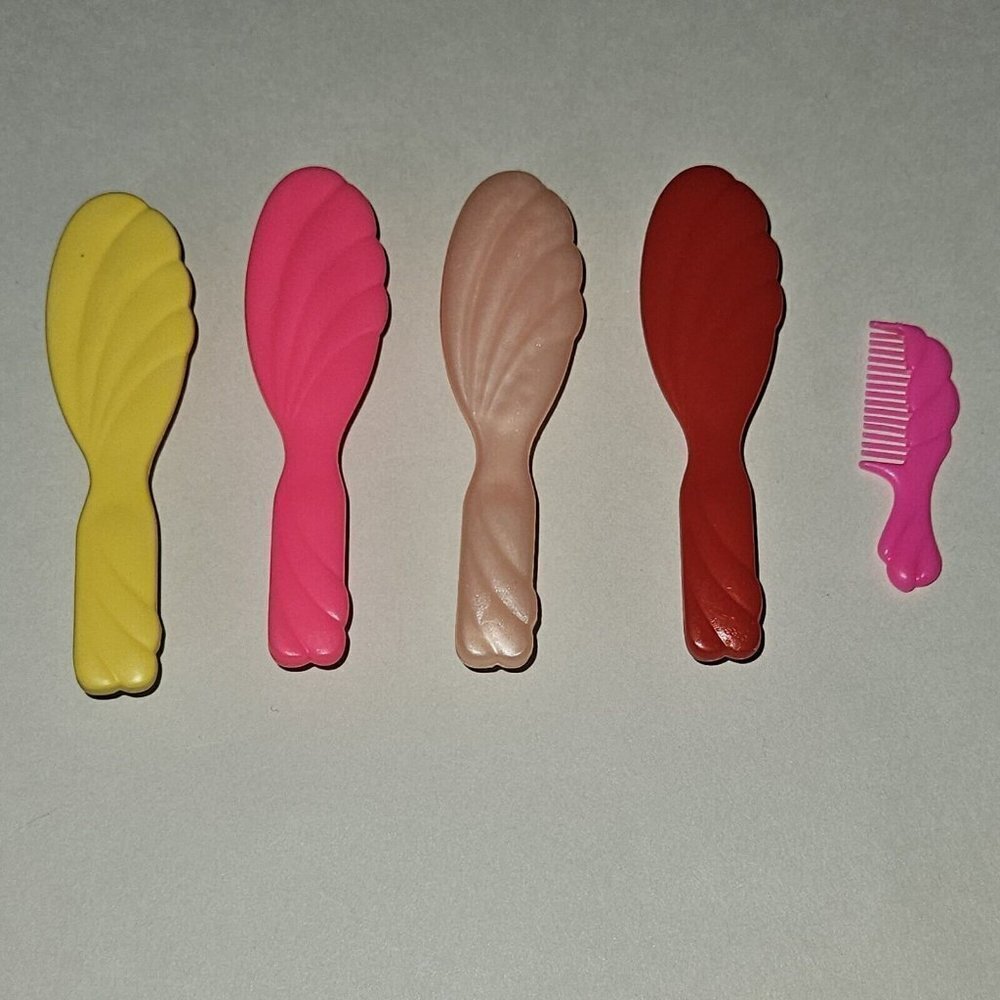VTG Barbie Mattel 4 Hair Brushes 1 Comb Lot Pink Red Yellow Peach-ish